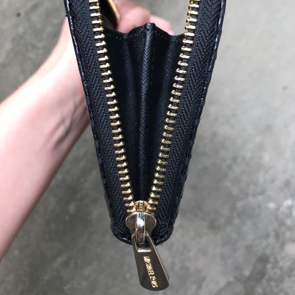 Michael Kors Jet Set Nature Travel Wallet - Picture 4 of 4